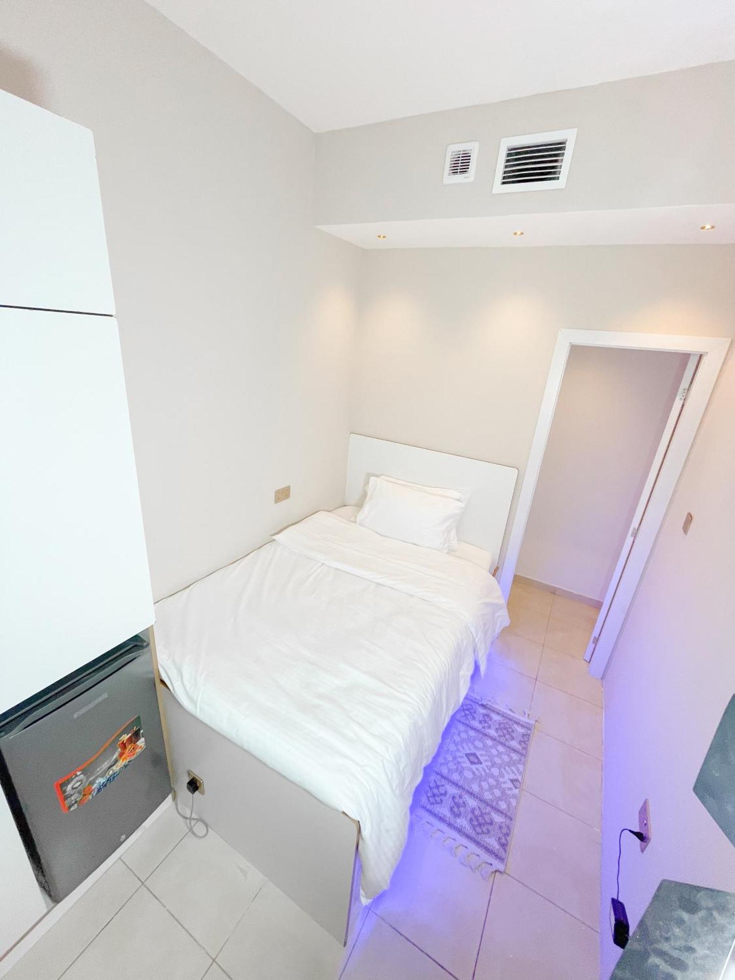 Aparthotel Amiralty Easy